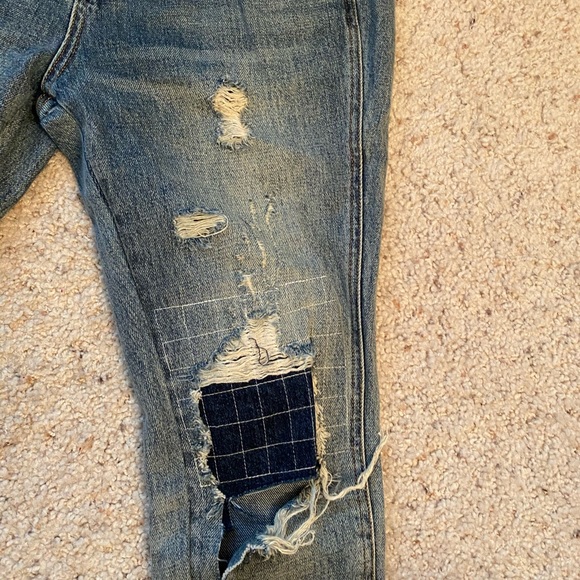 NWOT Urban Outfitters Distressed Mom Jeans - Picture 4 of 7